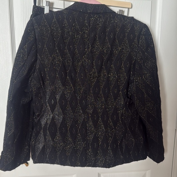 Custom suit, black and metallic gold - Picture 4 of 5